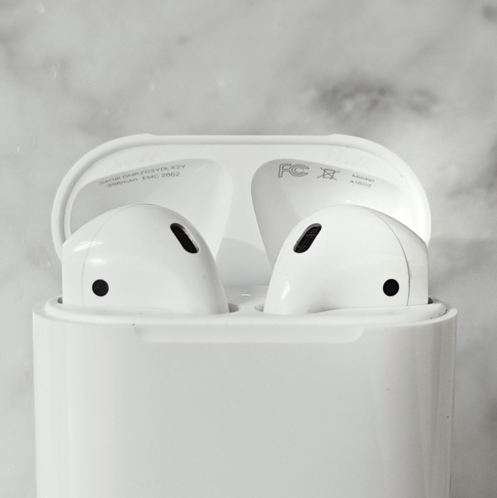 Apple Airpods 2nd generation